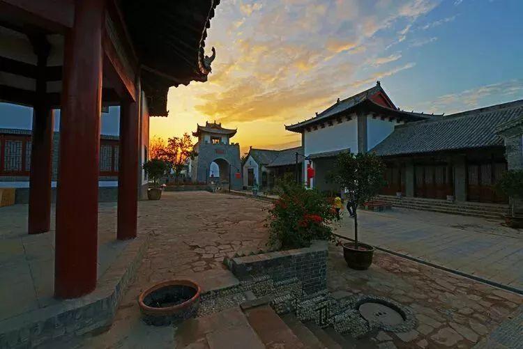 傳統(tǒng)木雕技藝，手工智慧傳遞溫暖