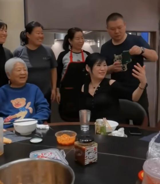 溫馨餐桌設(shè)計，打造家庭聚餐的歡樂氛圍