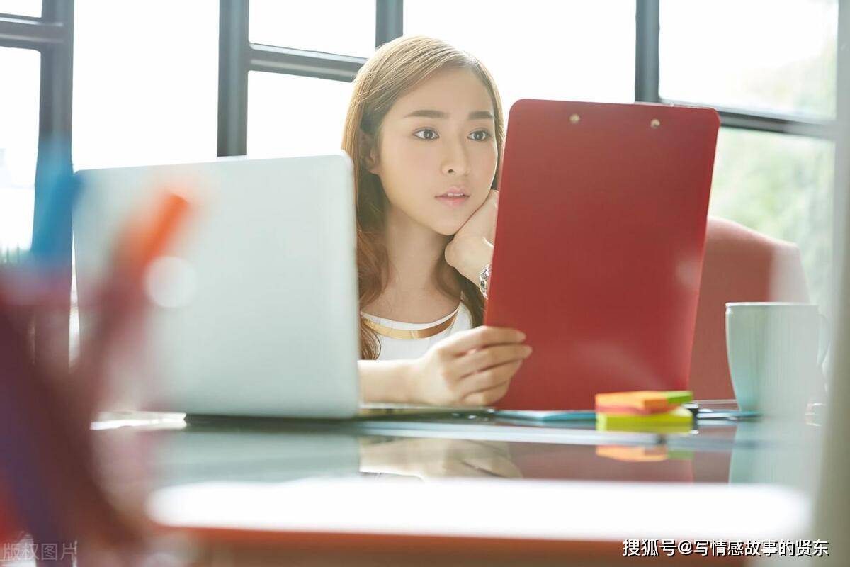 實(shí)習(xí)生小姨的言辭震撼職場(chǎng)，一句話讓同事汗流浹背