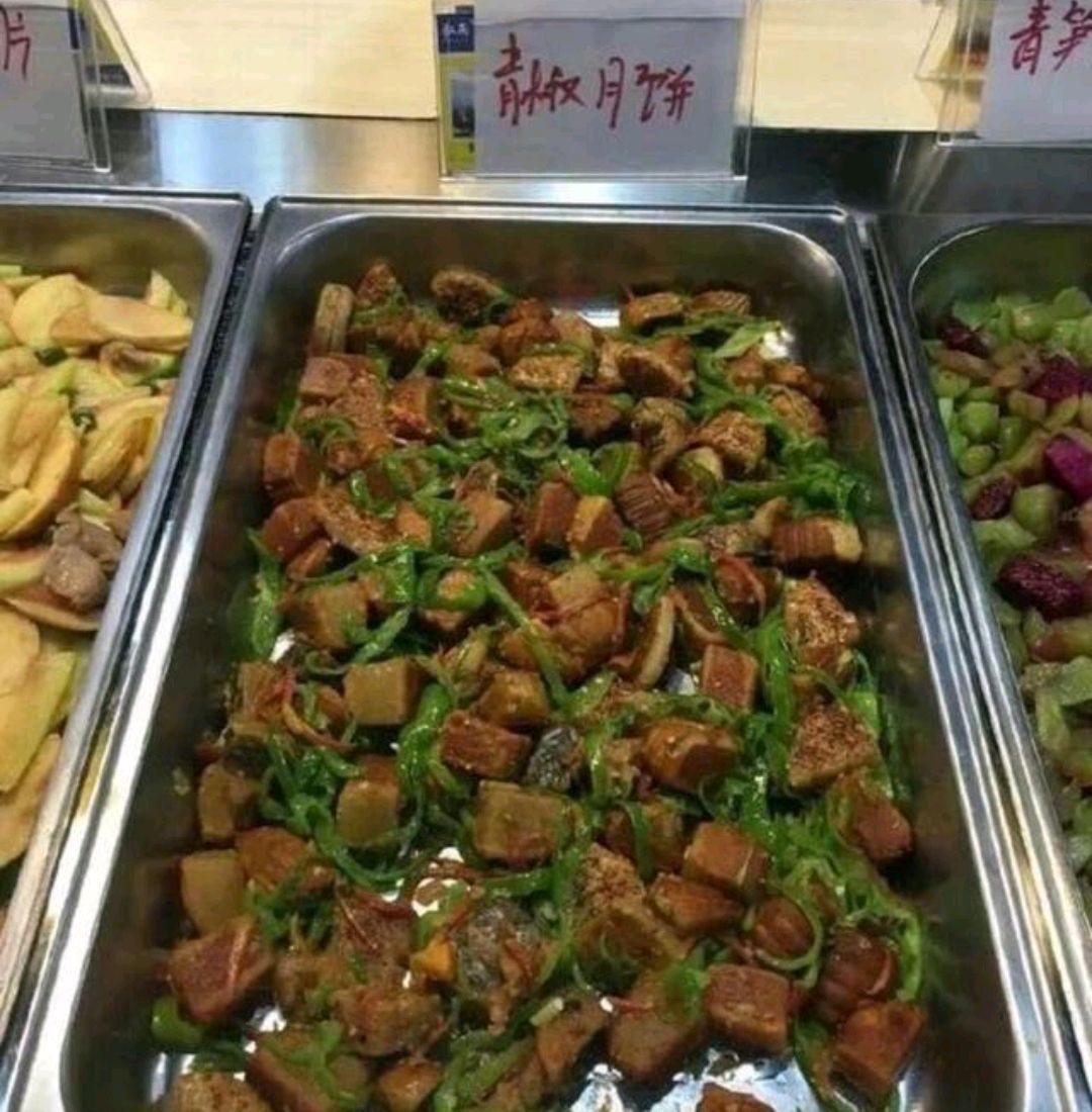 全國高校食堂評比揭曉，某校黑暗料理成熱門話題