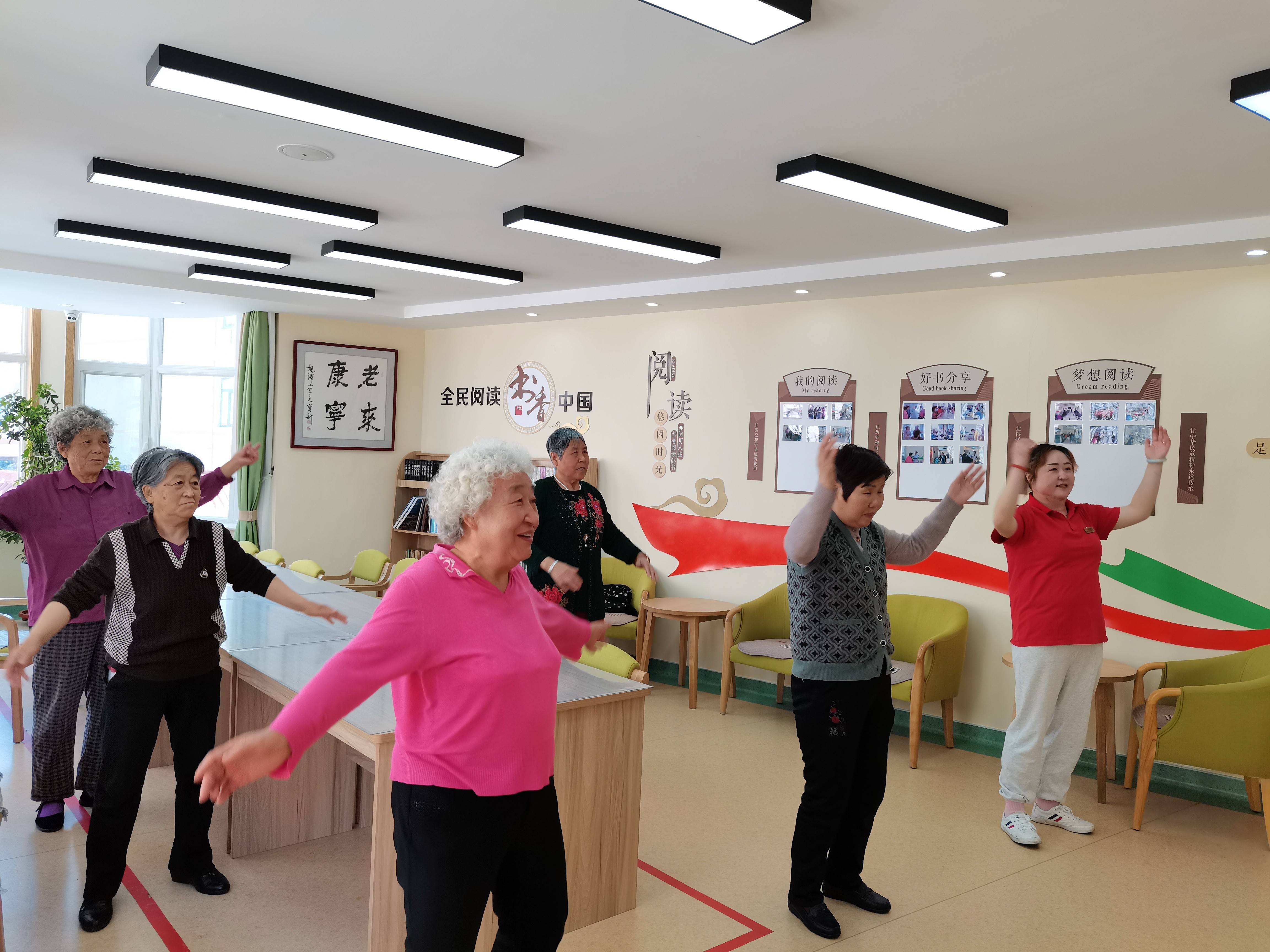 社區(qū)養(yǎng)老新模式，多元化與鄰里互助的探索之路