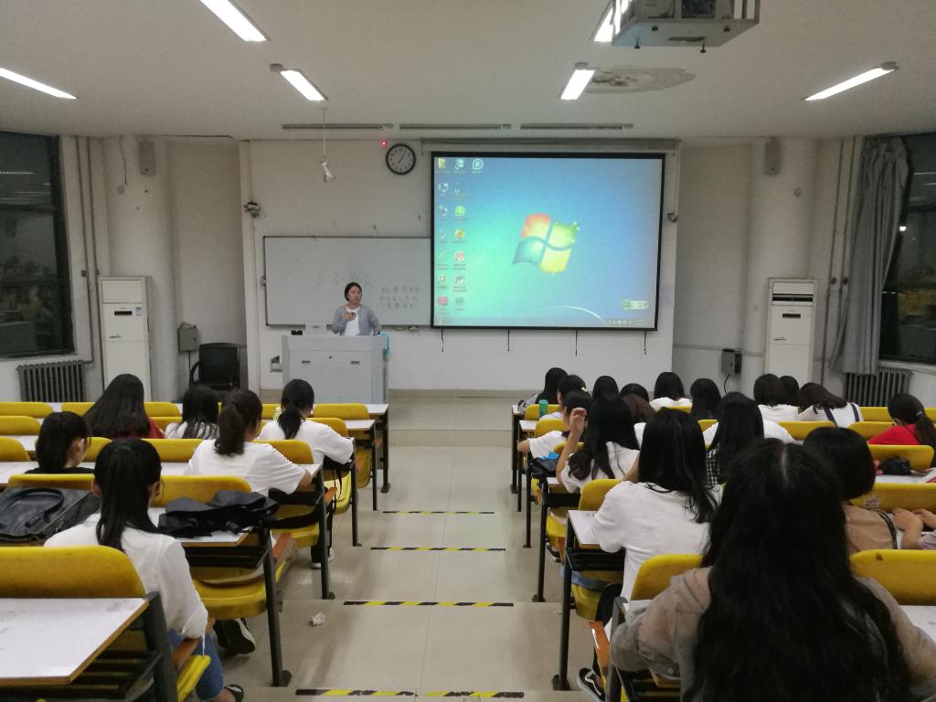 大學(xué)宿舍管理政策加強，學(xué)生隱私保護成焦點熱議話題