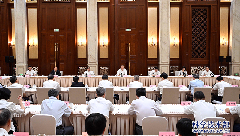 中央經(jīng)濟(jì)工作會(huì)議透露新動(dòng)向，中國(guó)經(jīng)濟(jì)的新起點(diǎn)與新征程