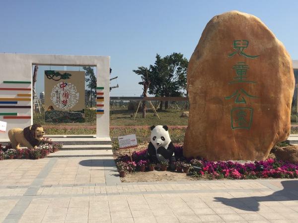 半開放廚房與餐廳區(qū)域，功能性分隔設(shè)計(jì)探討
