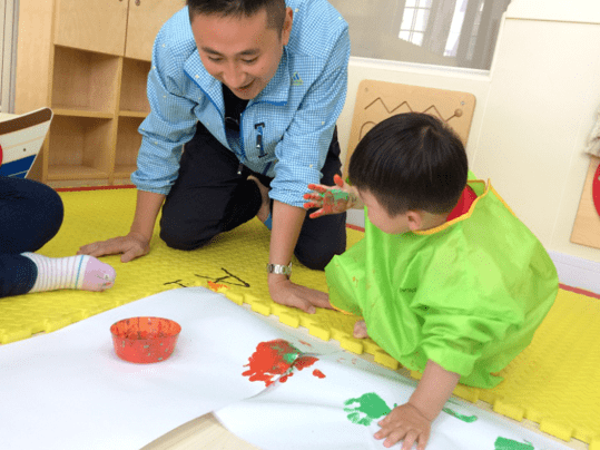 親子活動，促進孩子語言發(fā)展之路