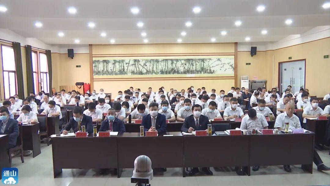 家長(zhǎng)如何助力孩子培養(yǎng)判斷力和決策能力，教育中的關(guān)鍵角色分析