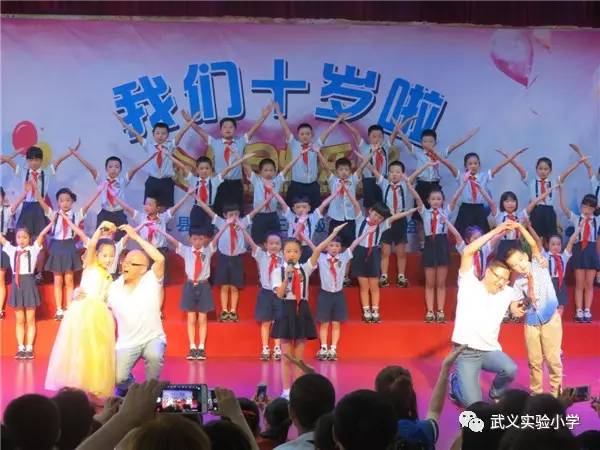 孩子參與團(tuán)體活動(dòng)，解決群體沖突，塑造和諧社會(huì)的重要一環(huán)