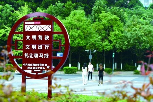 街頭藝術(shù)，社會現(xiàn)實的映照與個人情感的表達(dá)