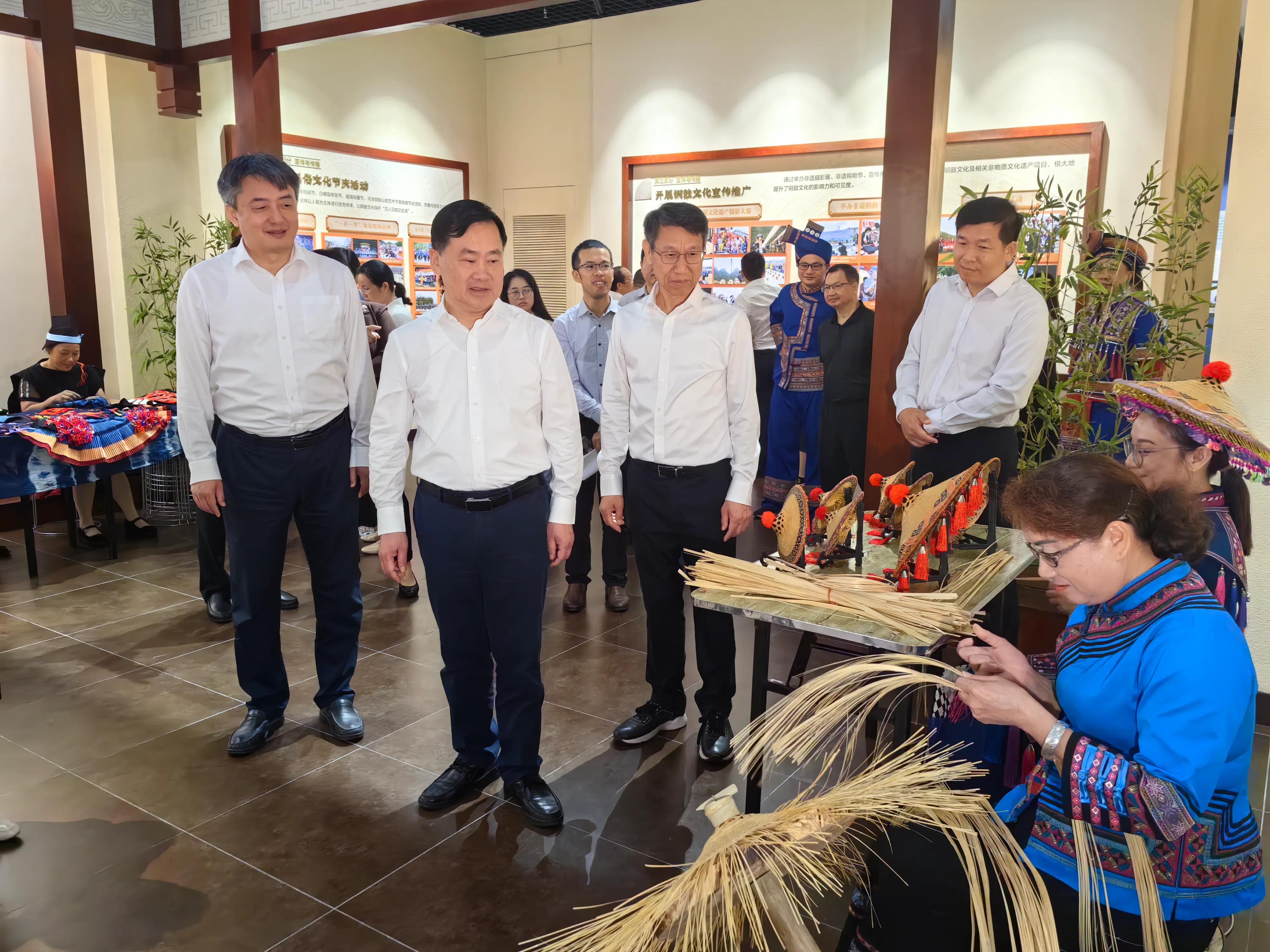 生態(tài)保護(hù)中的文化遺產(chǎn)與可持續(xù)發(fā)展，傳承與創(chuàng)新并進(jìn)之路