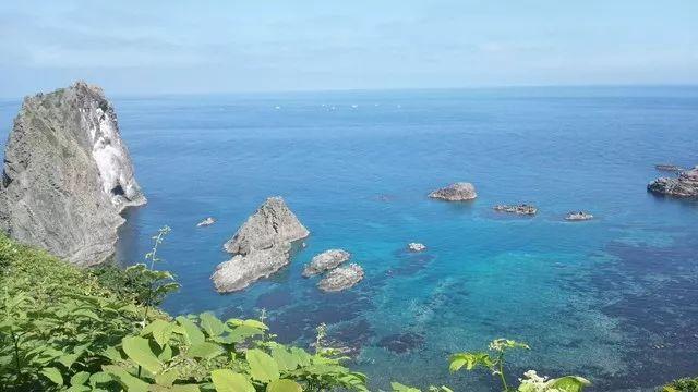 隨季節(jié)變換調(diào)整餐單，盡享時(shí)令美食盛宴