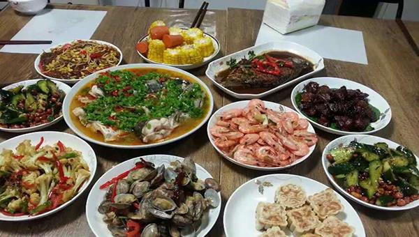 全球晚餐傳統(tǒng)探秘，品味各地的餐飲文化之旅