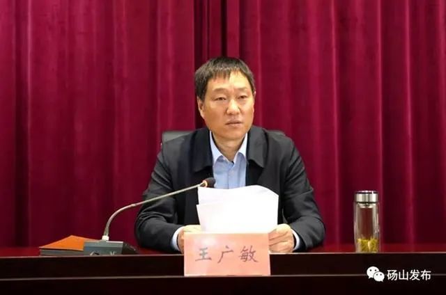 縣委原書記刷白墻行動引發(fā)反思，教訓與啟示
