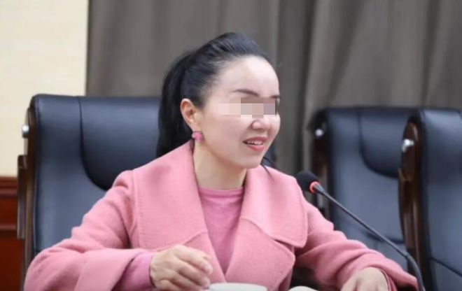 中學(xué)女副校長婚內(nèi)出軌事件，背后的反思與啟示