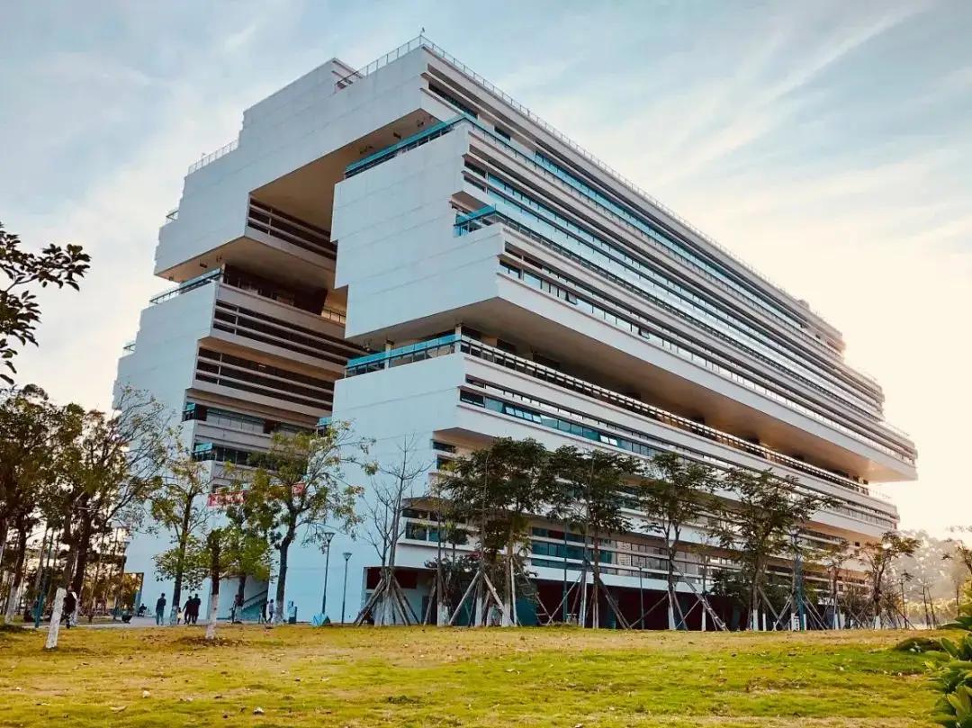 九所全新大學(xué)即將崛起，未來教育的新篇章