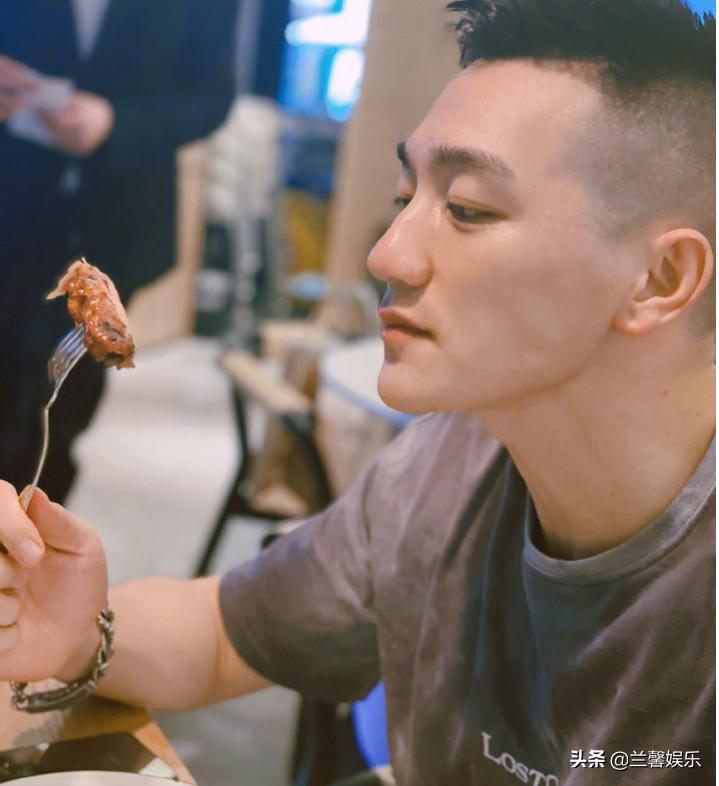 明星配偶的職場與生活，張馨予老公年薪十五萬揭秘