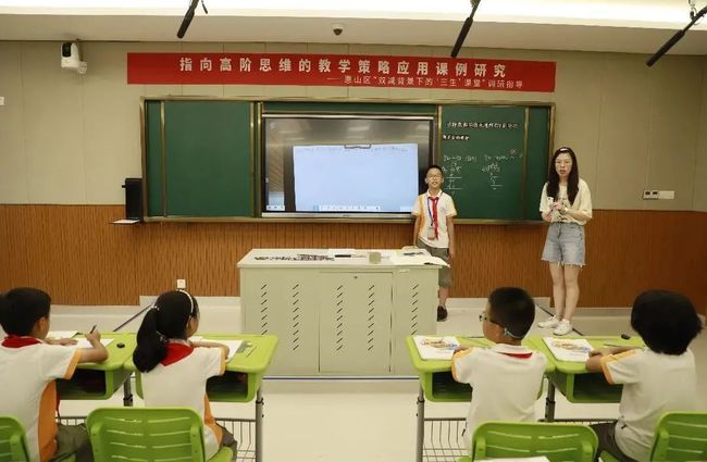 課堂外學(xué)習(xí)，激發(fā)興趣和專業(yè)潛能的催化劑