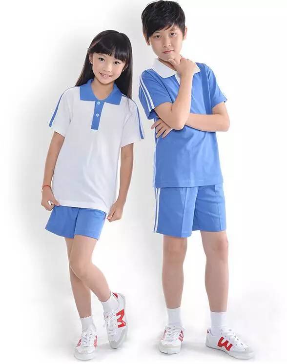 深圳家長(zhǎng)堅(jiān)持傳統(tǒng)校服文化，小學(xué)校服不改款之爭(zhēng)