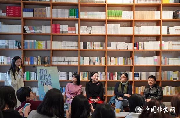 女性作家對(duì)社會(huì)角色的深度文學(xué)表達(dá)