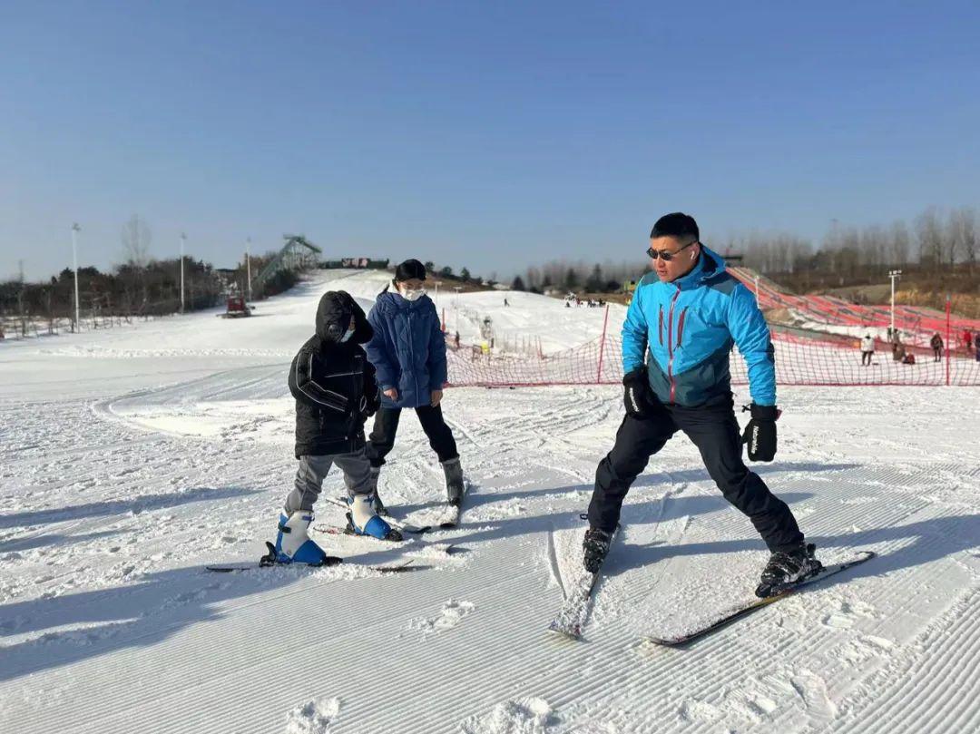 雪坡極速滑雪，追求刺激的滑雪之旅