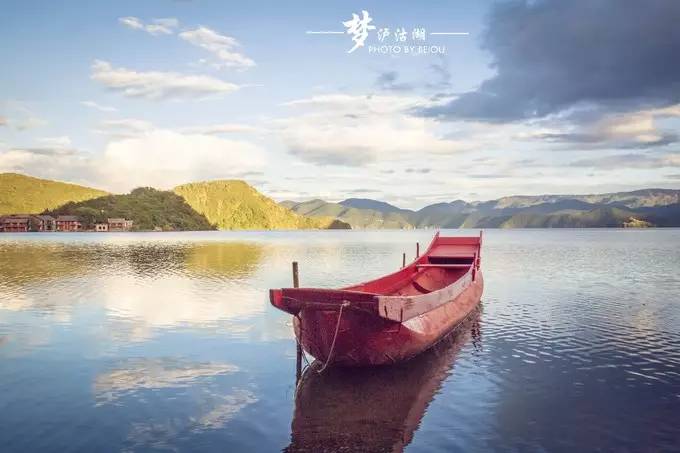 湖畔靜謐時(shí)光，心靈深處的享受