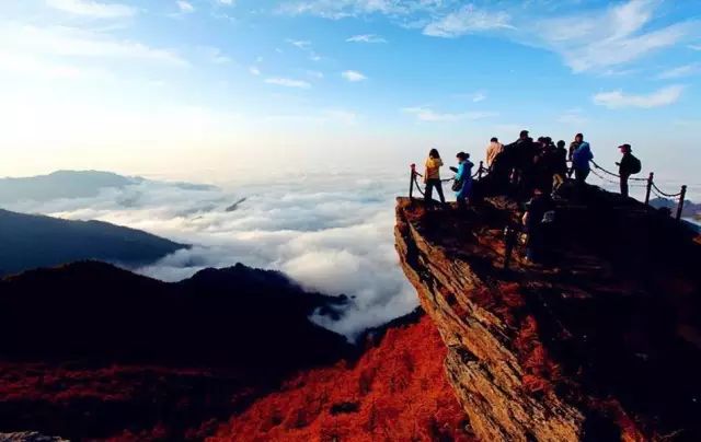高山下的寧?kù)o天地，清新空氣彌漫
