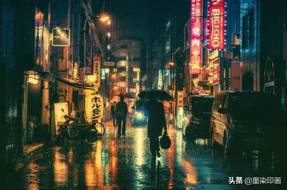 雨后的城市交響曲，街頭清新與濕潤的交響樂章