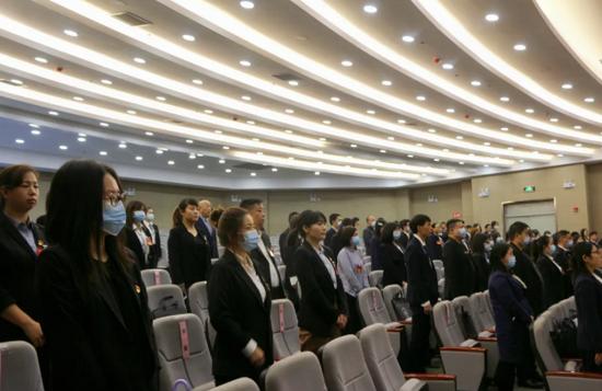 科技公司在社會(huì)責(zé)任中的角色與行動(dòng)，探索其責(zé)任和行動(dòng)的重要性