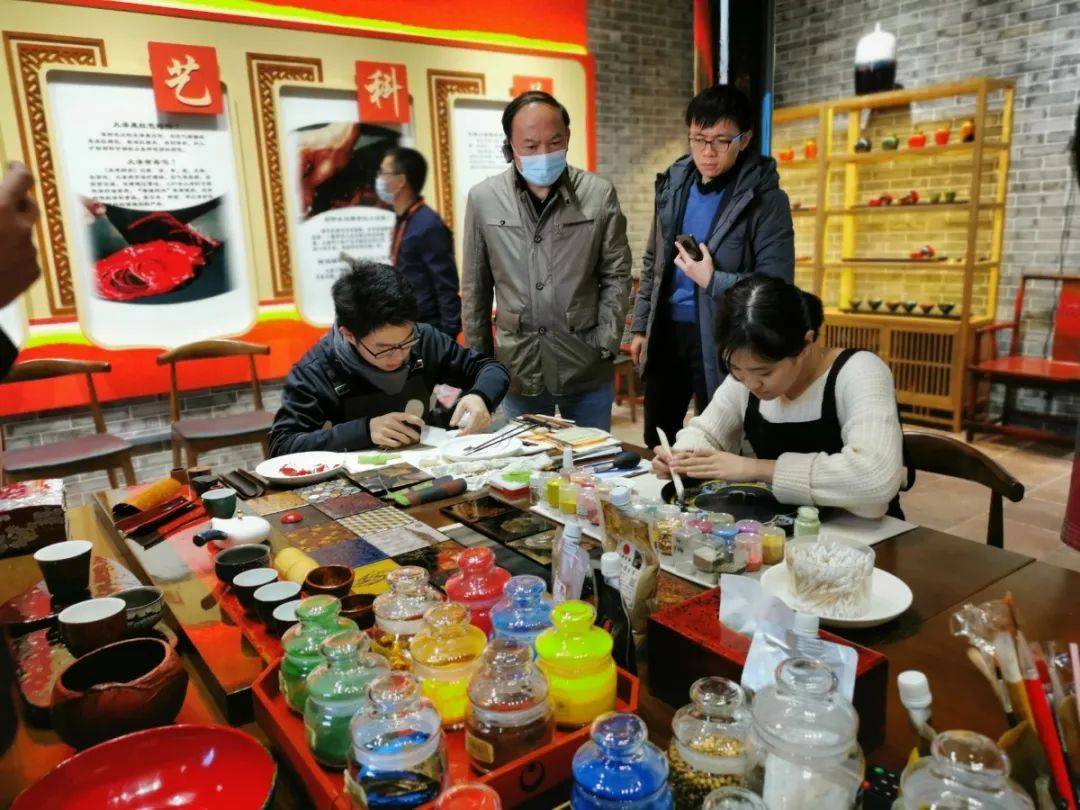 傳統(tǒng)工藝現(xiàn)代創(chuàng)新與社會變革，繁榮進(jìn)步的交織之路