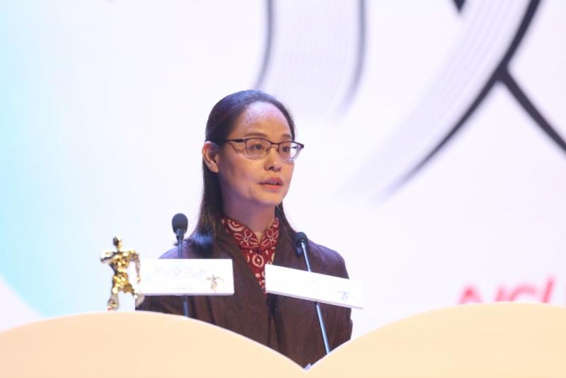現(xiàn)代文學中情感與社會變革的復(fù)雜紐帶探究