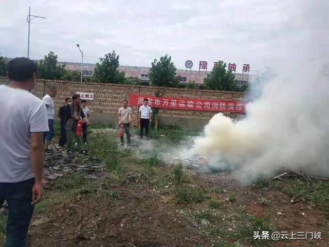 影視人物情感與社會(huì)觀念，交織的情感紐帶與文化的鏡像探究