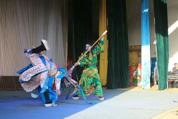 戶外表演藝術(shù)中的情感傳達(dá)與文化塑造力量