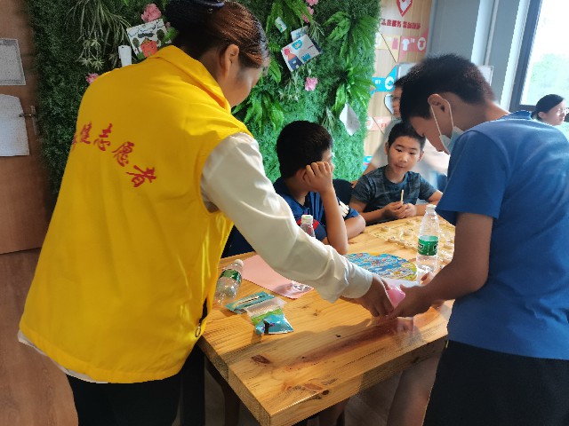 通過社會活動培養(yǎng)孩子的責任感與公民意識教育的重要性
