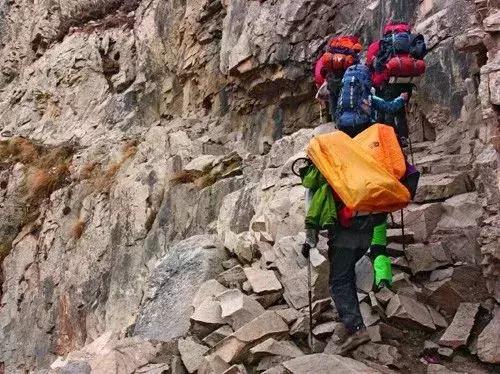 穿越絕美山脈，徒步旅行挑戰(zhàn)極限之旅