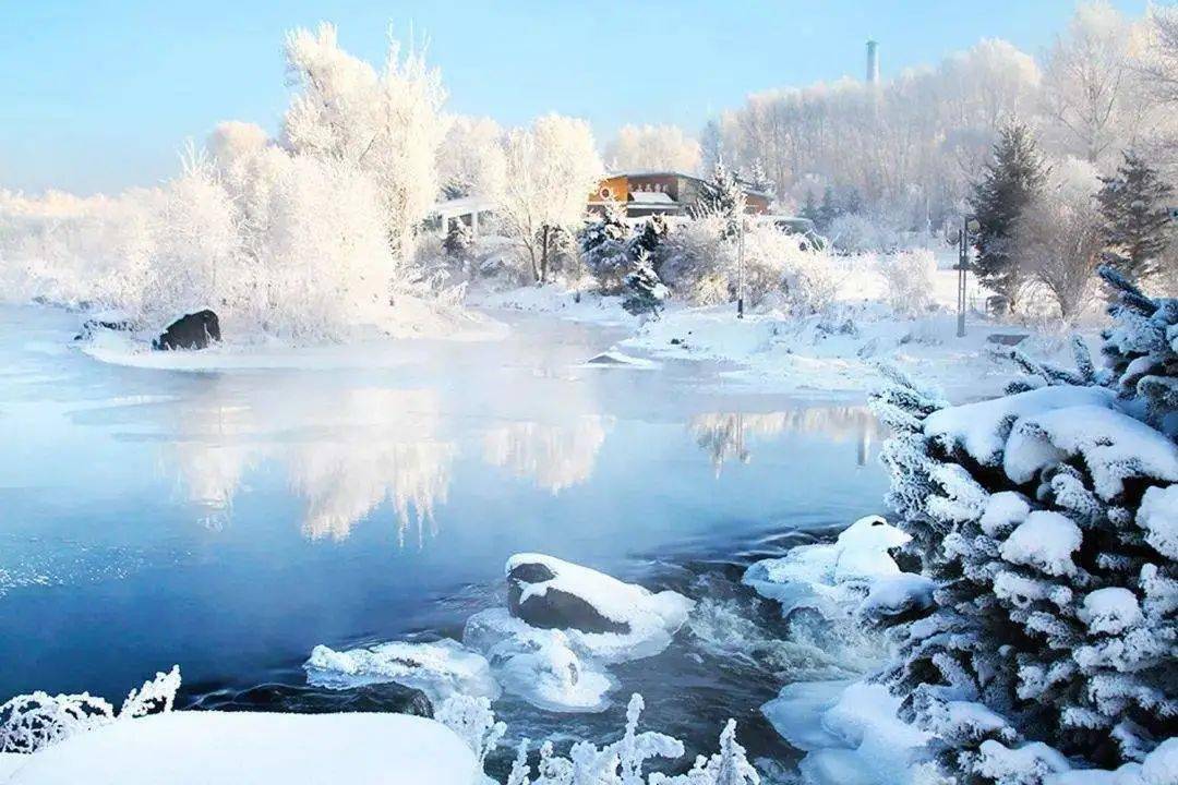 初春湖泊，冰雪消融的詩意畫卷