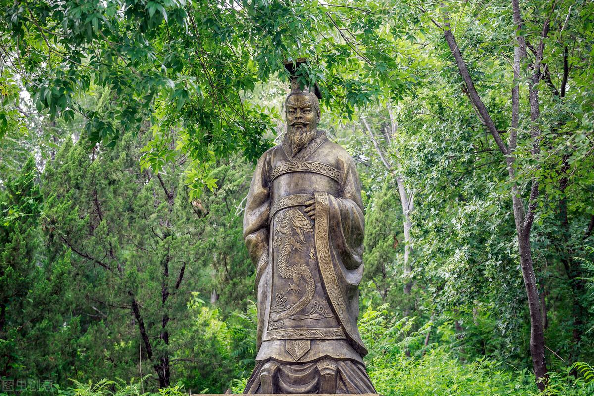 春風(fēng)輕拂，河流與花朵共舞——自然的和諧與生命的韻律