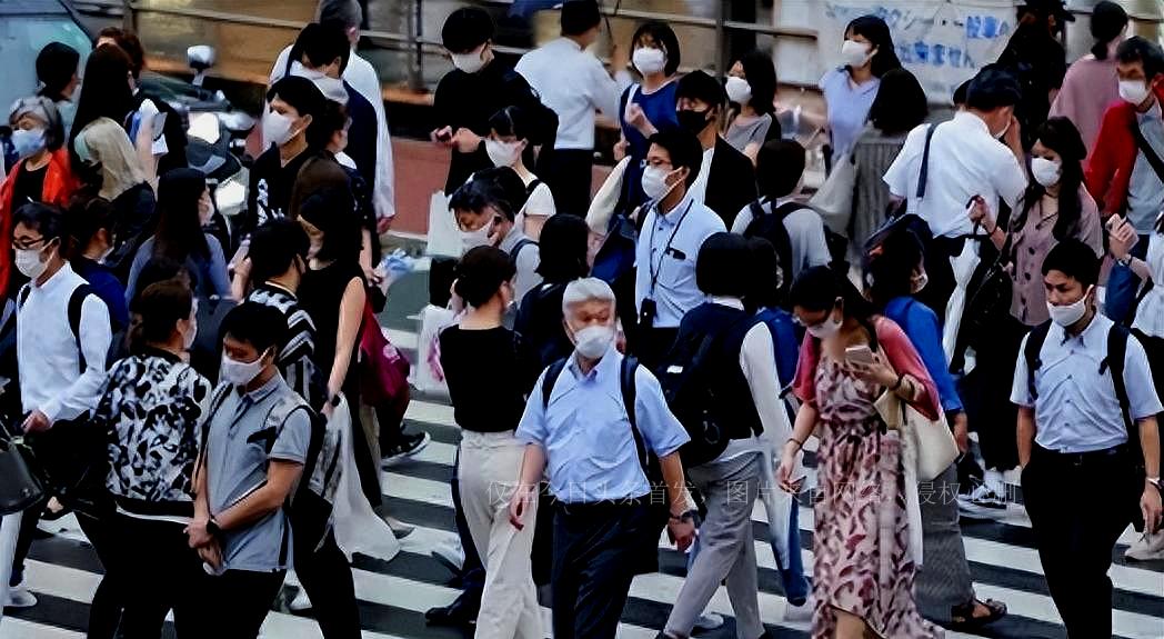 社交網絡對青少年自我認同的影響研究