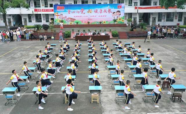 校園文化活動，培育學(xué)生團隊精神與知識共享的合作路徑
