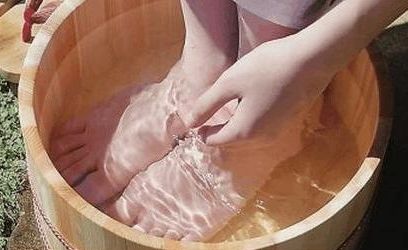 熱水泡腳，促進(jìn)循環(huán)與舒緩身心的良方
