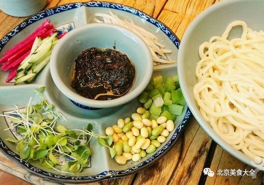 老北京炸醬面的家庭記憶，傳承經(jīng)典美味與文化的路徑