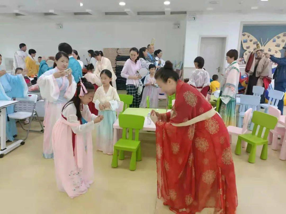 古詩詞中的自然意象與地方文化的交融與互動(dòng)
