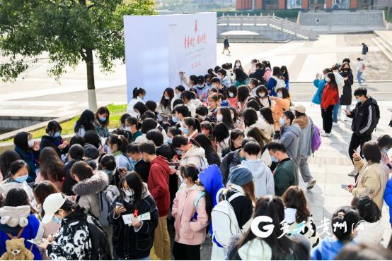 青少年時期自我認知能力的提升與成長之路的探索