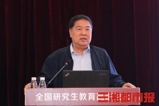 集體討論，激發(fā)學生獨立思考的火花
